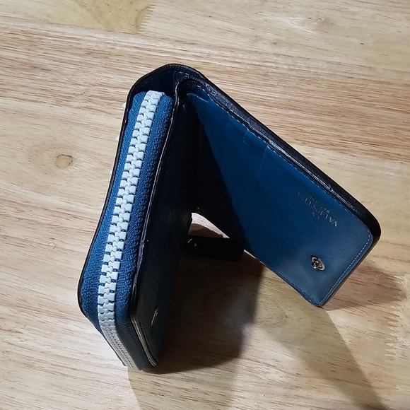 Authentic Valentino Garavani Blue Leather Trifold wallet with White Studs EUC - Picture 7 of 14